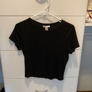 Black short sleeve crop top